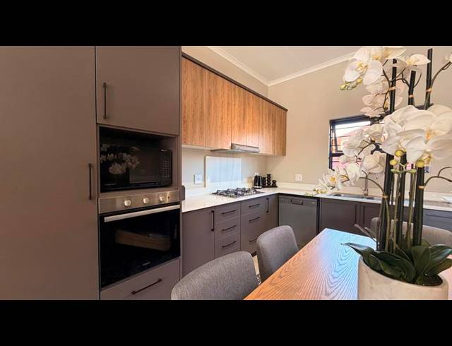 3 BEDROOM TOWNHOUSE FOR SALE IN RIETVALLEIRAND